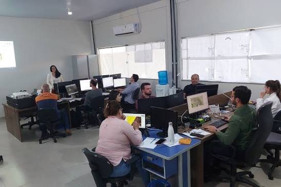 Capacitação em SIG para técnicos da CANESCE
